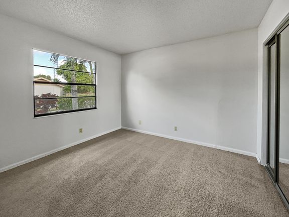 5th image of 1105 SW 74th Avenue