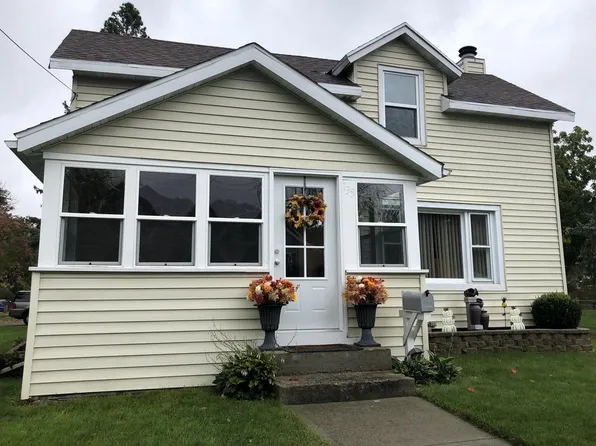 135 North Oak STREET, Whitewater, WI 53190