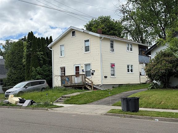 2nd image of 6 Chamberlain St