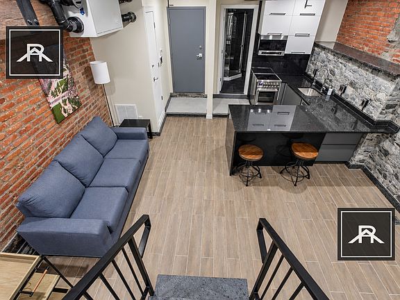 4th image of 1028 Commonwealth Ave #104
