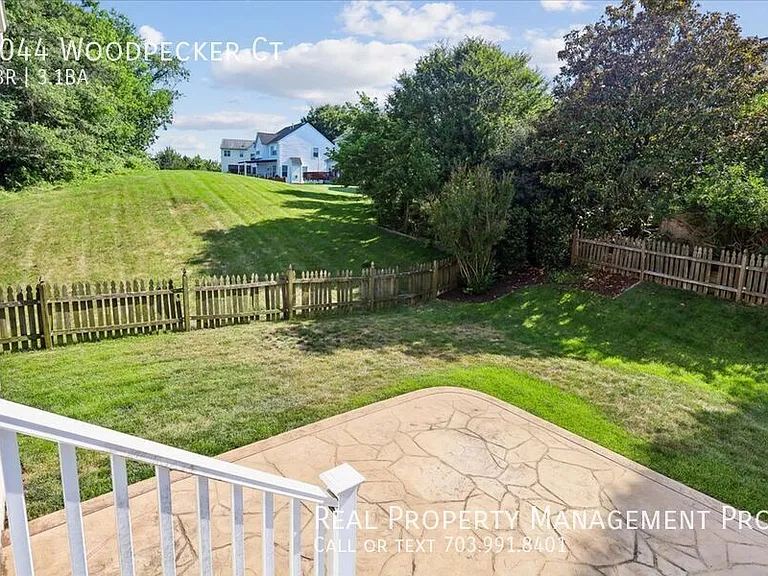 9044 Woodpecker Ct — Photo 14