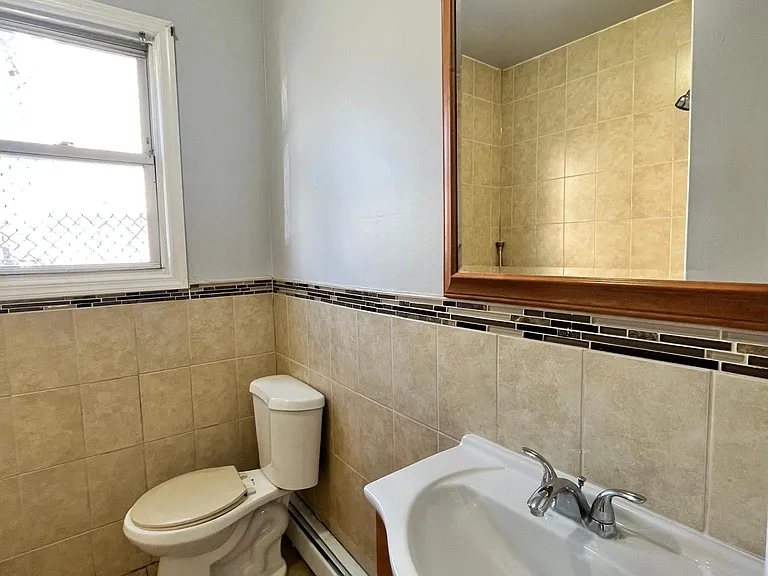 124 Warner Ave #2 — Photo 7