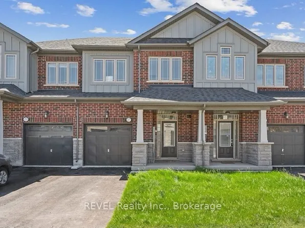 27 Admiral Rd, Welland, ON L3B 0H4