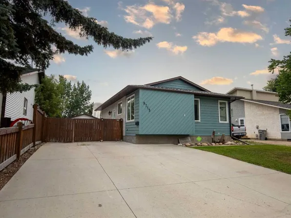 9715 E 69th Ave, Grande Prairie, AB T8V 5E4