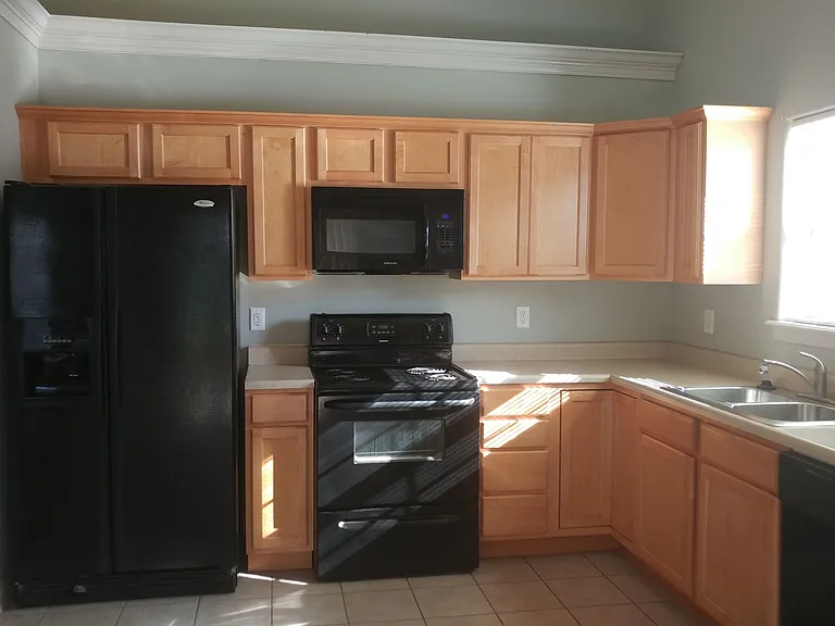 3225 Bunting Ln — Photo 9