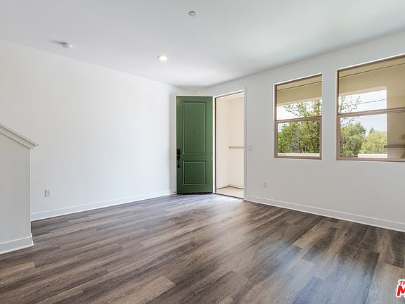 5th image of 39 Jensen Ct