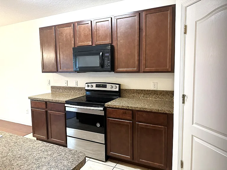 16832 Citrus Pkwy #1 — Photo 2