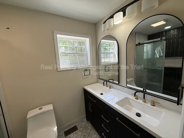 1226 Hoover Ave — Photo 11