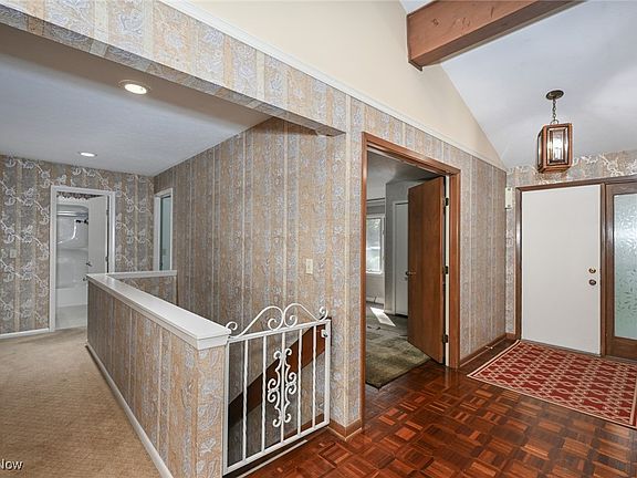 4th image of 6873 Woodwalk Dr