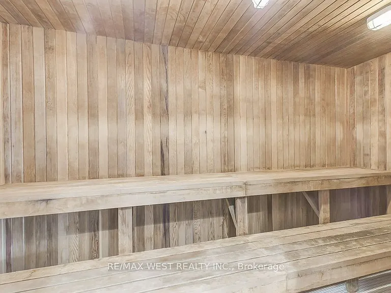 1 Bedford Rd #818 — Photo 29
