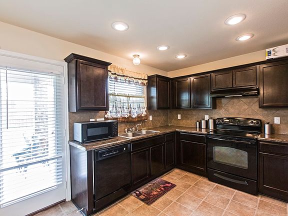 3rd image of 6621 Cascade Dr