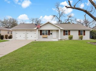 6108 Saint Johns Ln, Fort Worth, TX 76114