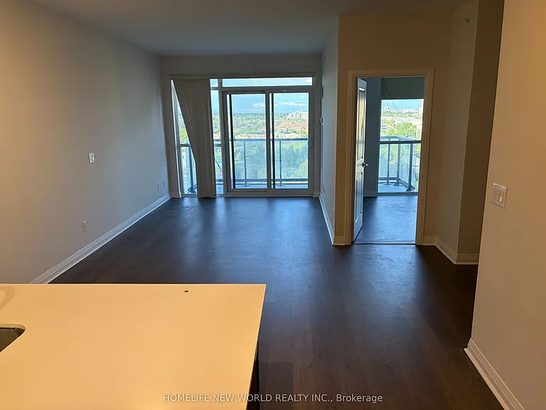 55 Oneida Cres #1101 — Photo 3