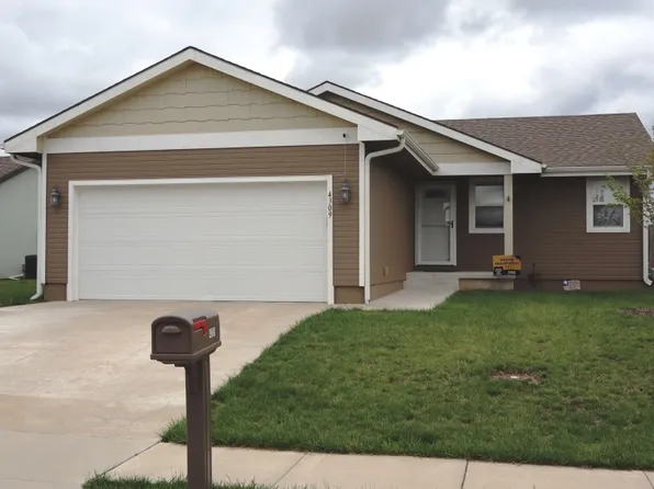 4309 SE Grand Oaks Ave, Topeka, KS 66609