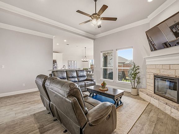 2nd image of 601 Violet Dr