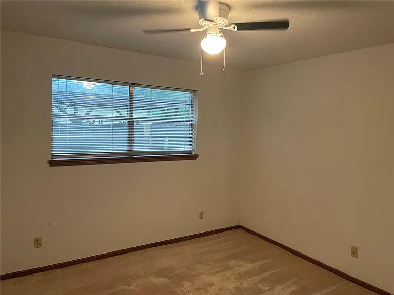 7510 Renmark Ln — Photo 14