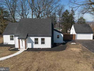 8050 Chambers Hill Rd, Harrisburg, PA, 17111