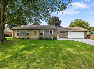 3183 N 106th St, Wauwatosa, WI 53222