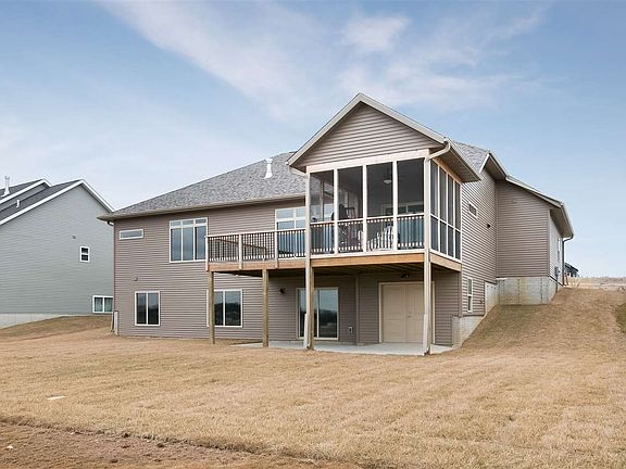 2nd image of 503 Edelweiss Ln