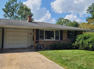 2207 Pond St, Urbana, IL 61801