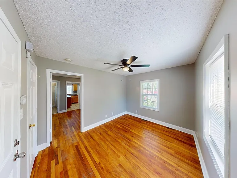 308 Gill St — Photo 10