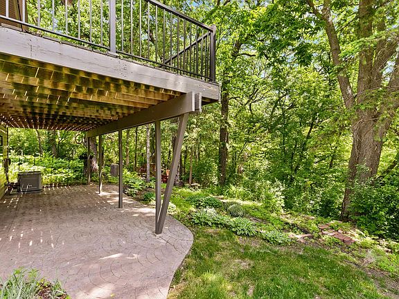 4th image of 9708 Mill Creek Dr