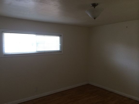 5th image of 2325 Nutwood Ave