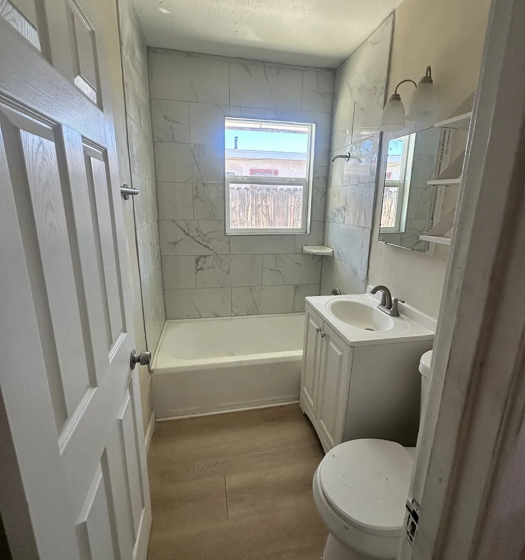 2 bed, 990 sqft, $1,350 — Photo 3