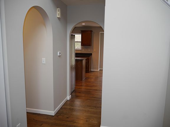 2nd image of 105 Longwood Crossing Blvd