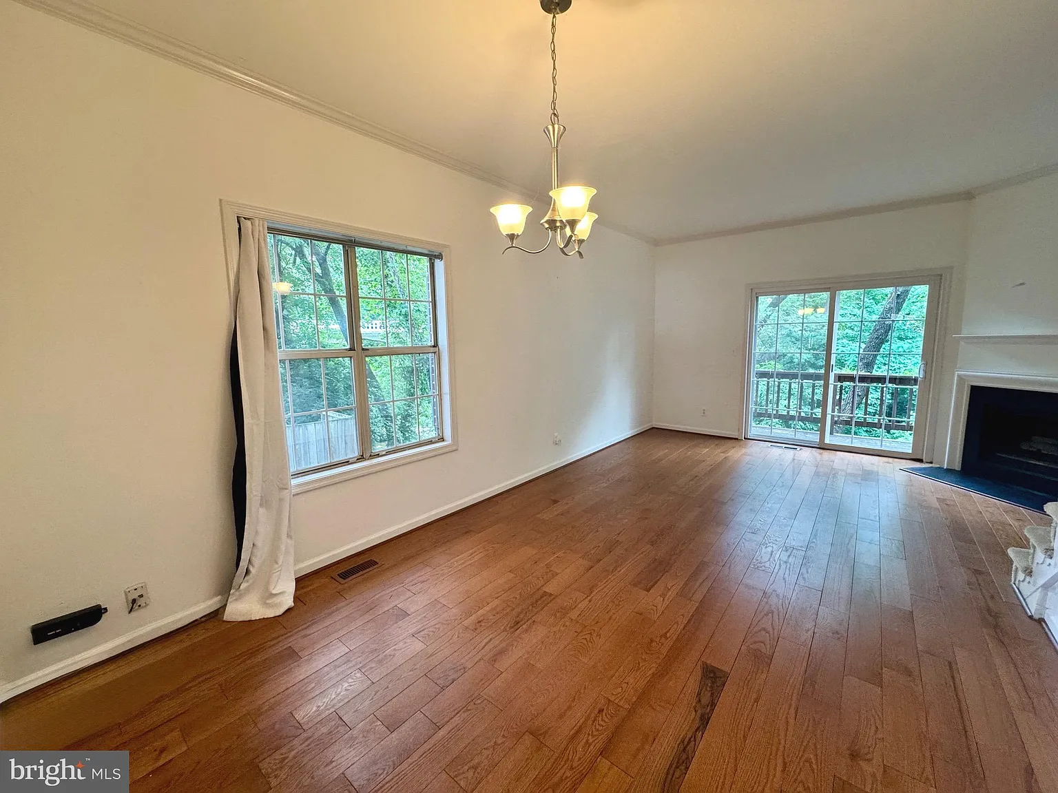 3 bed, 3.5 bath, 1652 sqft, $3,200 — Photo 4