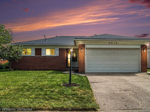 2810 Berkshire Dr, Troy, MI 48083