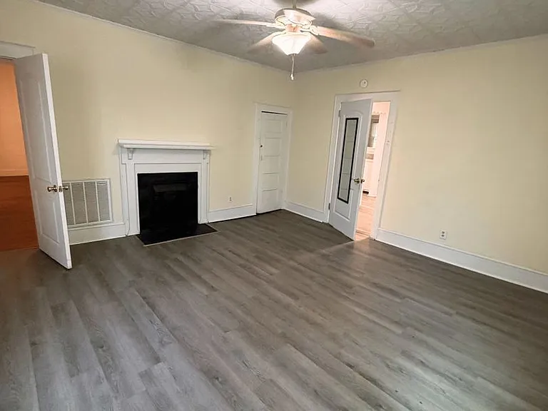 306 Railroad St — Photo 7