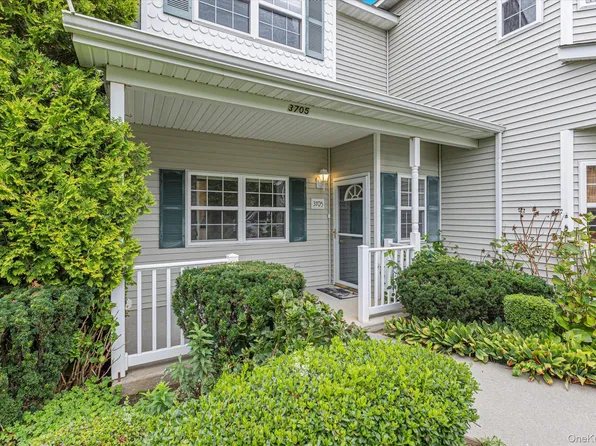 3705 Amen Corner, Riverhead, NY 11901