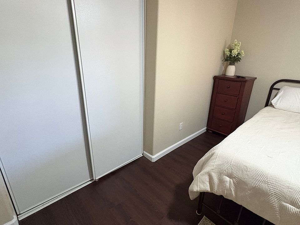 2nd image of 35887 Lourdes Dr #3