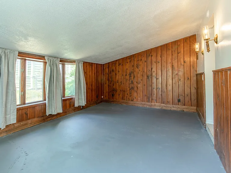 229 E Fairmont Blvd — Photo 17
