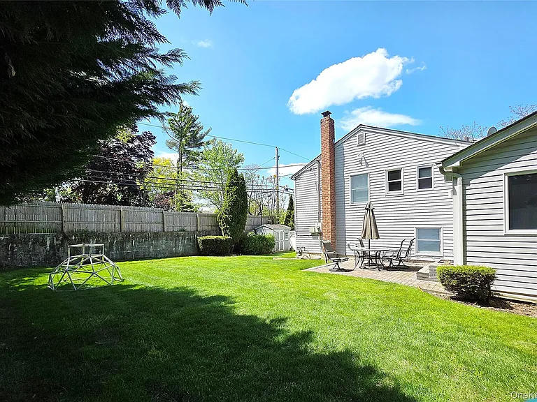 110 Briarwood Ln — Photo 34