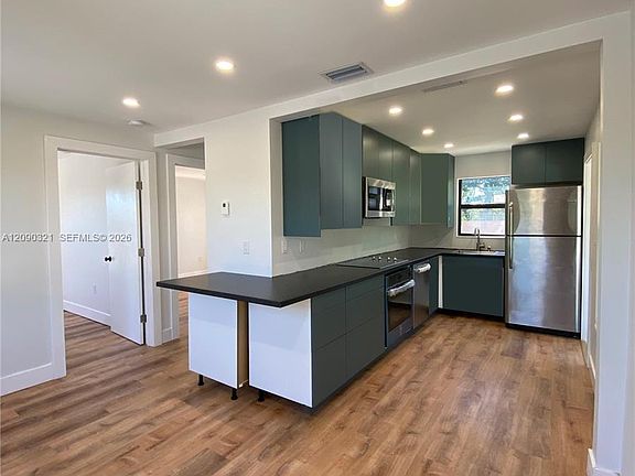 4th image of 4224 SW 60th Pl