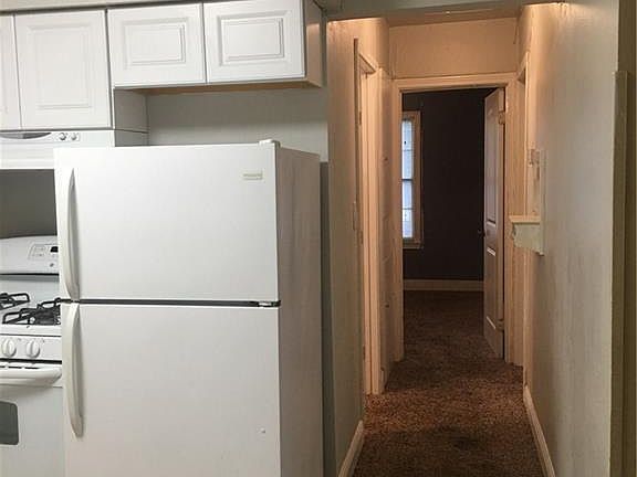 4th image of 700 W Saint Johns Ave