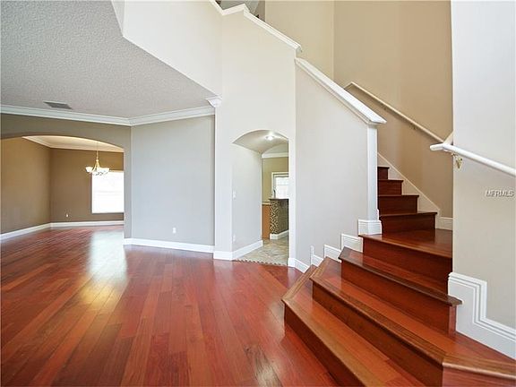 4th image of 17919 Saxony Ln