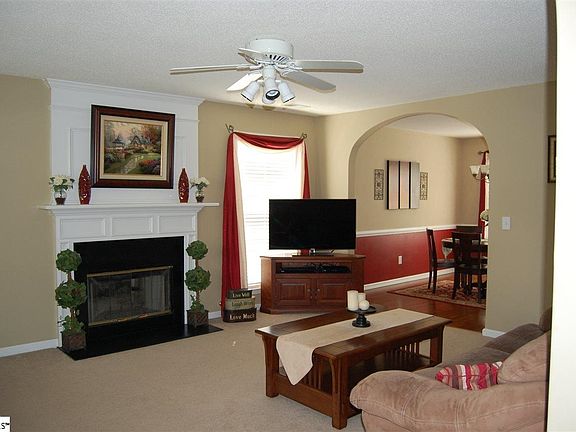 2nd image of 27 Brockmore Dr