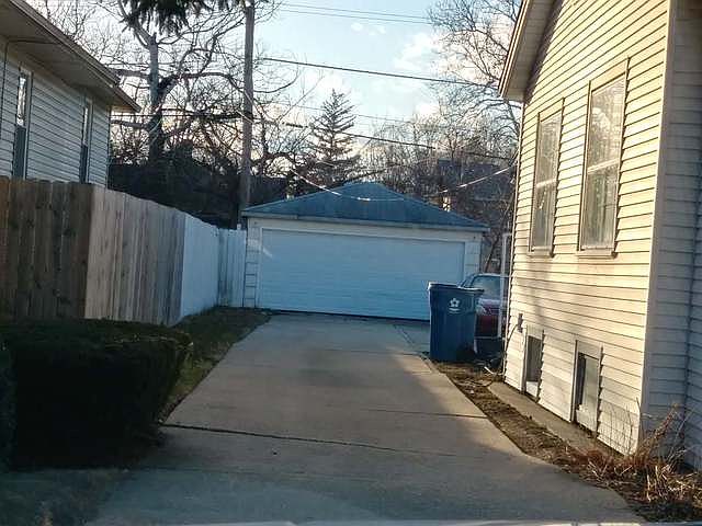 2nd image of 1826 S 19th Ave