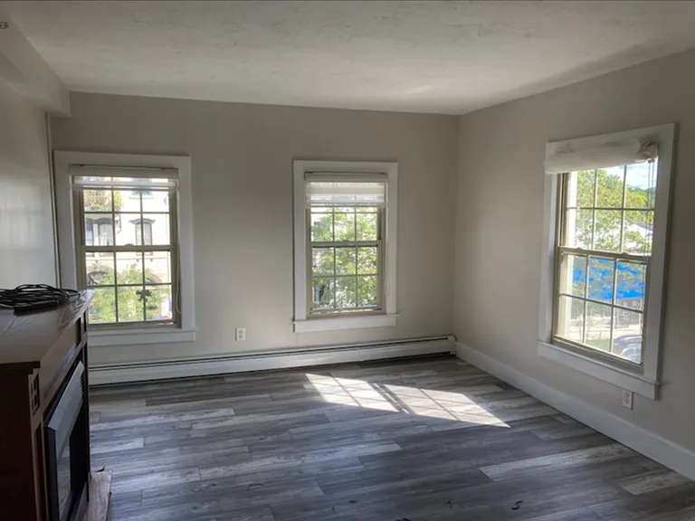82 Albany St #3 — Photo 9