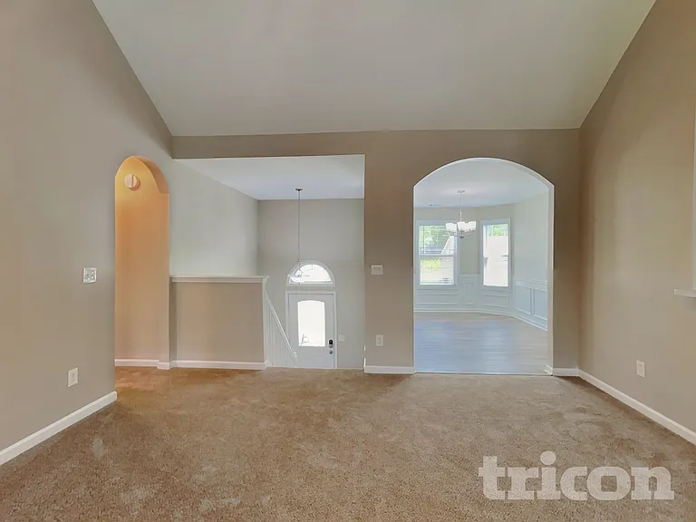 217 Arbor Dr — Photo 3