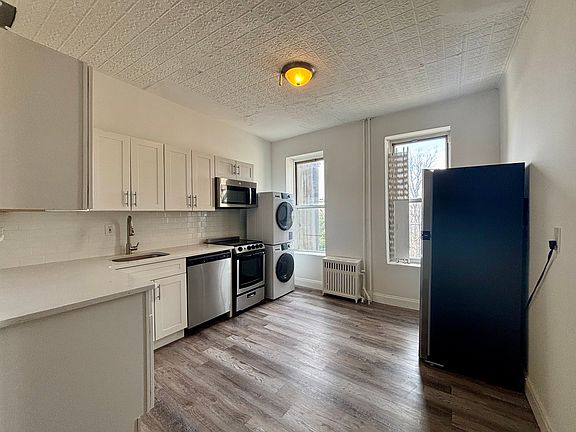 3rd image of 294 5th Ave #3L