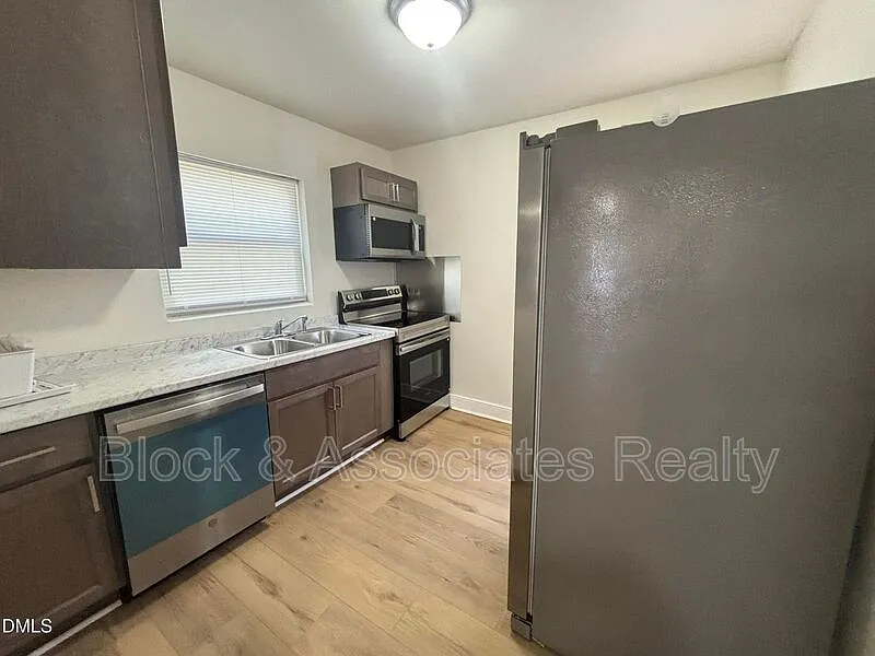 2 bed, 1.0 bath, $1,395 — Photo 3