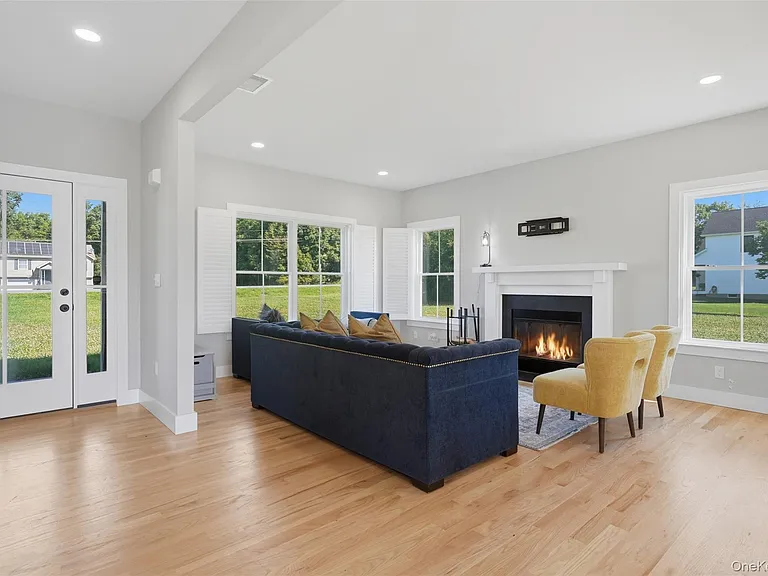 112 Pine Grove Rd — Photo 4