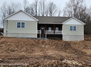 443 Cortez Rd, Lake Ariel, PA 18436