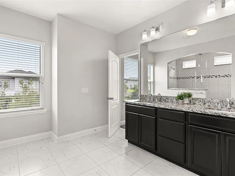 13785 Behring Ave — Photo 23
