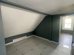 916 Olive St FLOOR 3, Elizabeth, NJ 07201