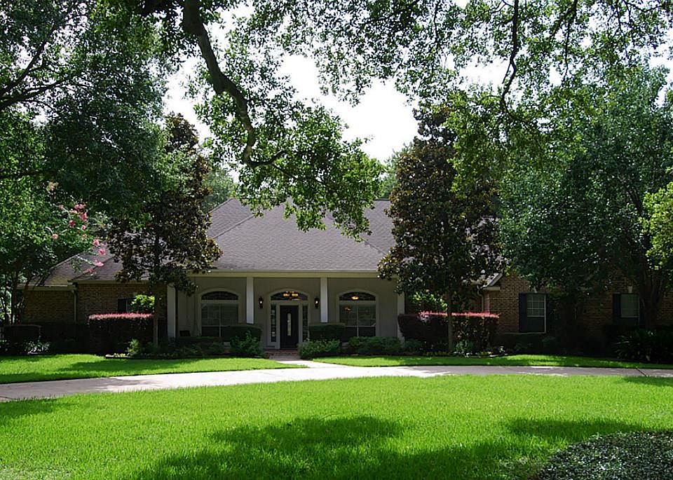 1st image of 16611 Hereford Dr